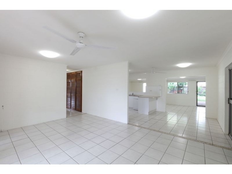 10 Mintaro Cres, Woree QLD 4868