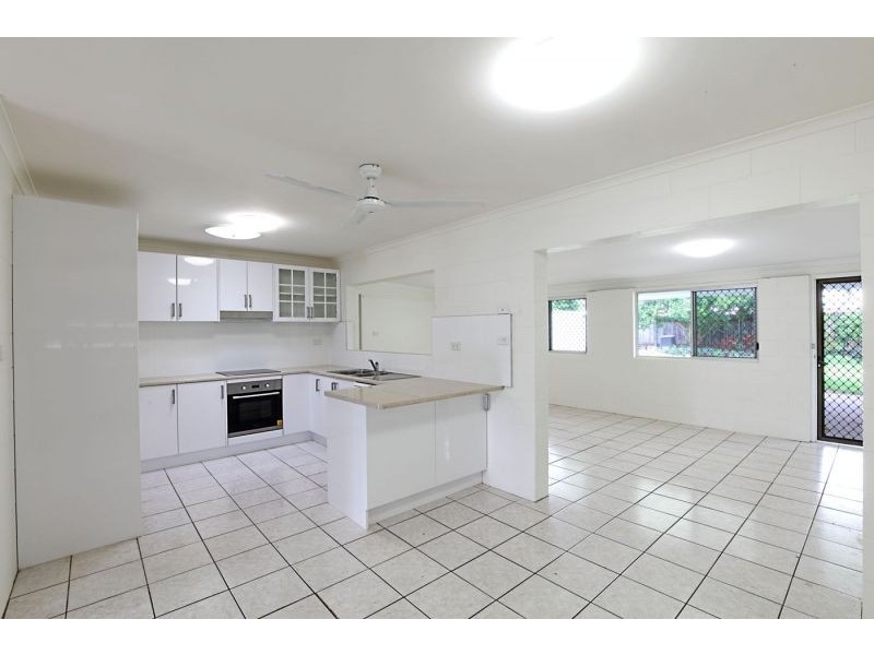 10 Mintaro Cres, Woree QLD 4868