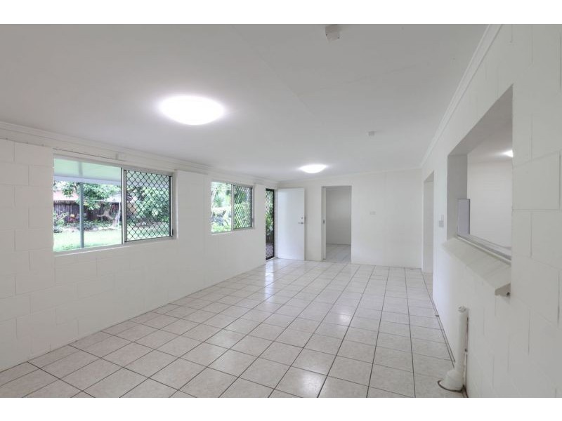 10 Mintaro Cres, Woree QLD 4868