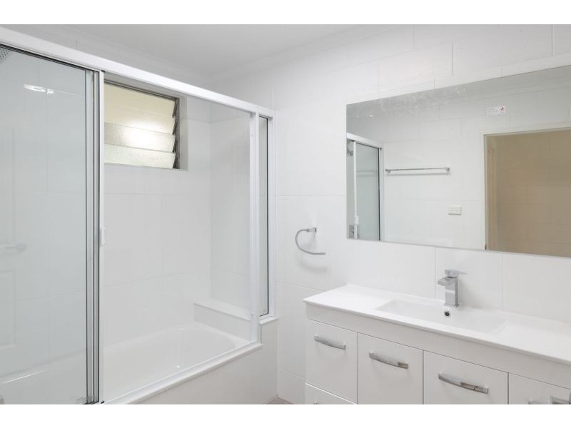 10 Mintaro Cres, Woree QLD 4868