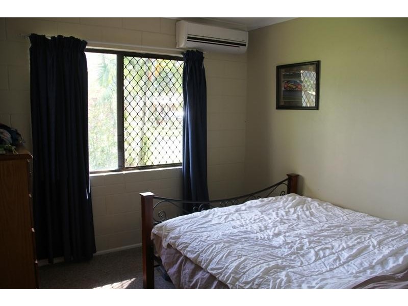 8 Ryan Close, Brinsmead QLD 4870