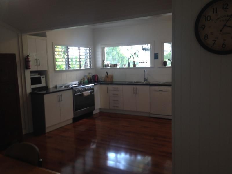 11 Ascot Avenue, Westcourt QLD 4870