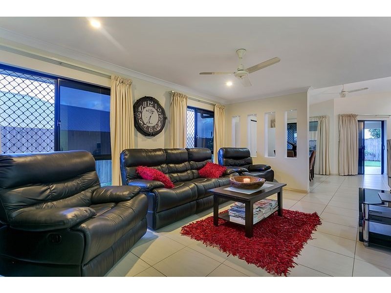 106 Fitzmaurice Drive, Bentley Park QLD 4869