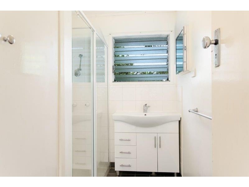 25 Headrick Street, Manunda QLD 4870