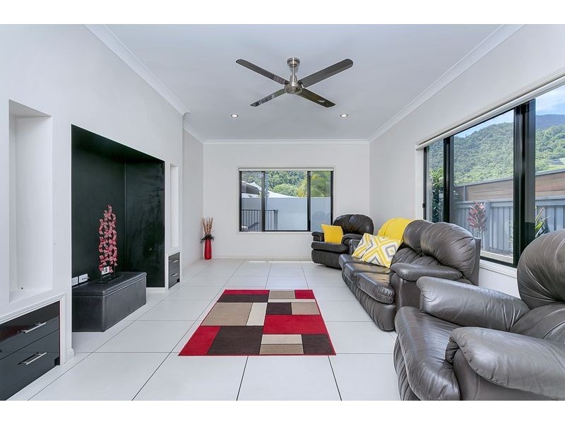 14 Kippin Close, Redlynch QLD 4870
