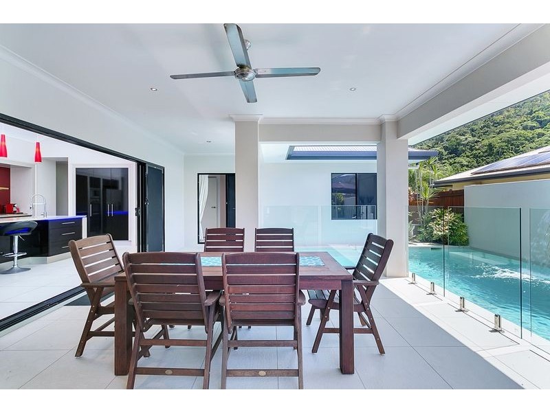 14 Kippin Close, Redlynch QLD 4870