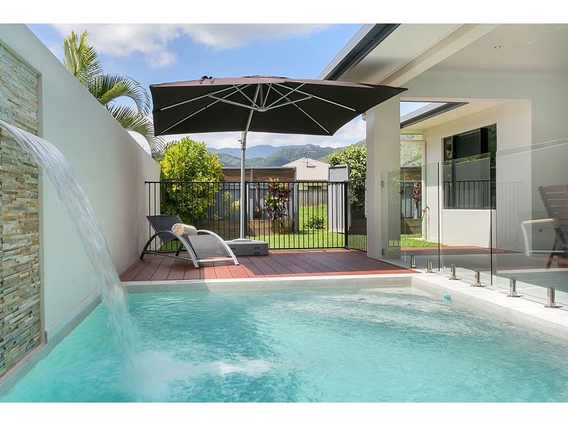 14 Kippin Close, Redlynch QLD 4870