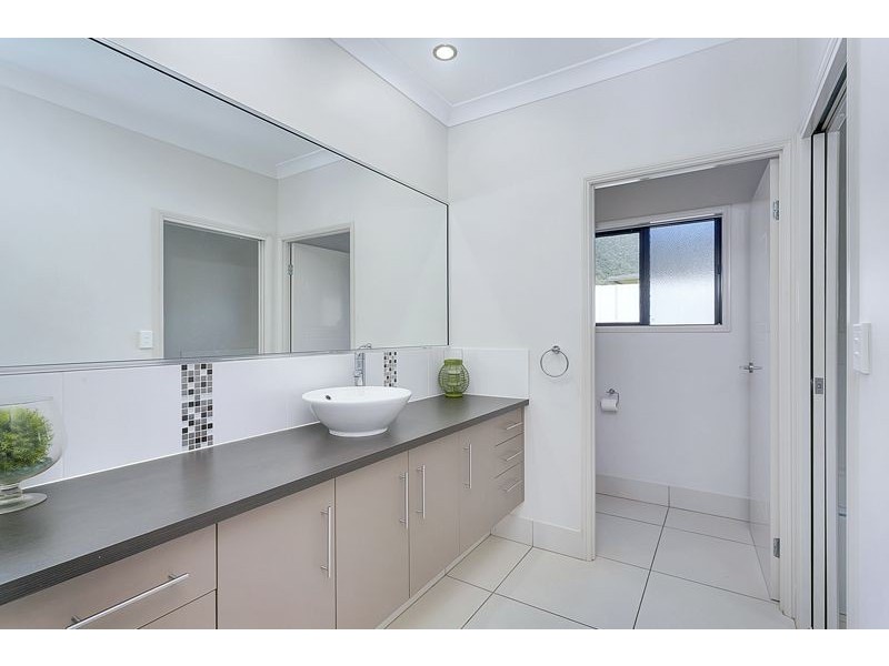14 Kippin Close, Redlynch QLD 4870
