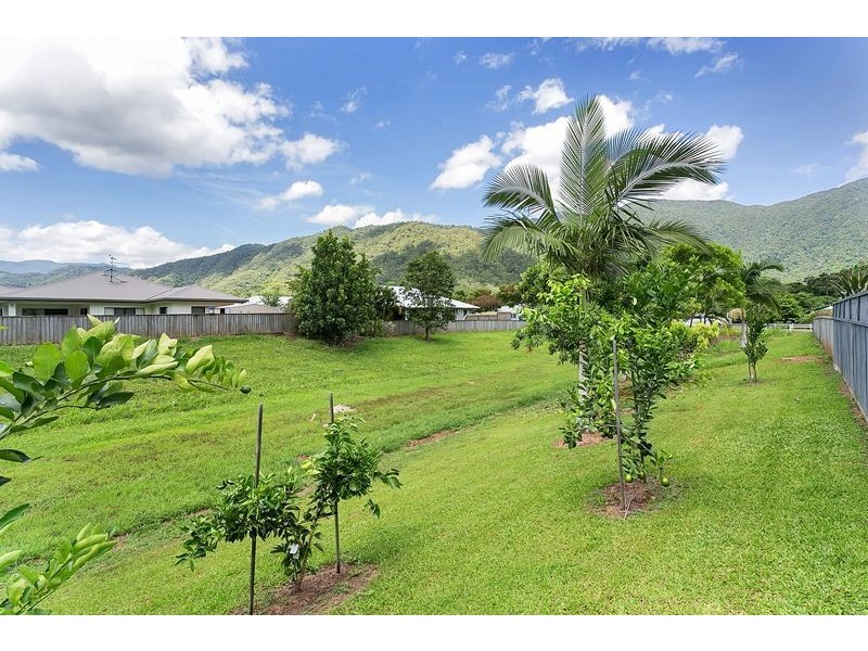 14 Kippin Close, Redlynch QLD 4870