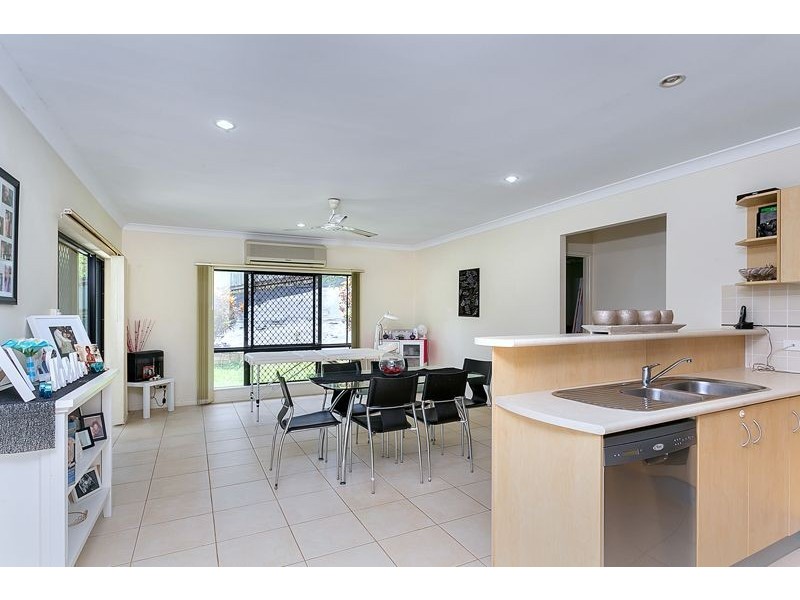 10 Ellie Banning Close, Redlynch QLD 4870