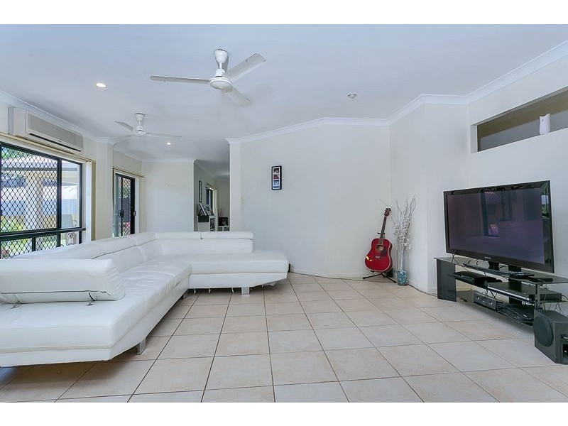 10 Ellie Banning Close, Redlynch QLD 4870
