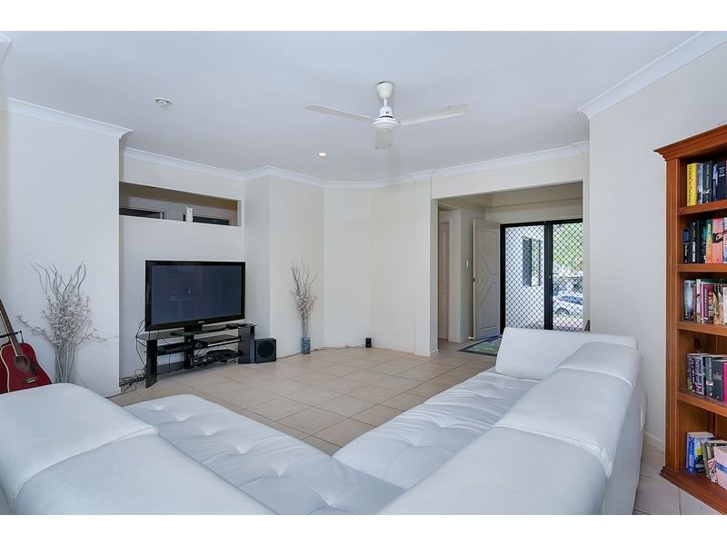 10 Ellie Banning Close, Redlynch QLD 4870