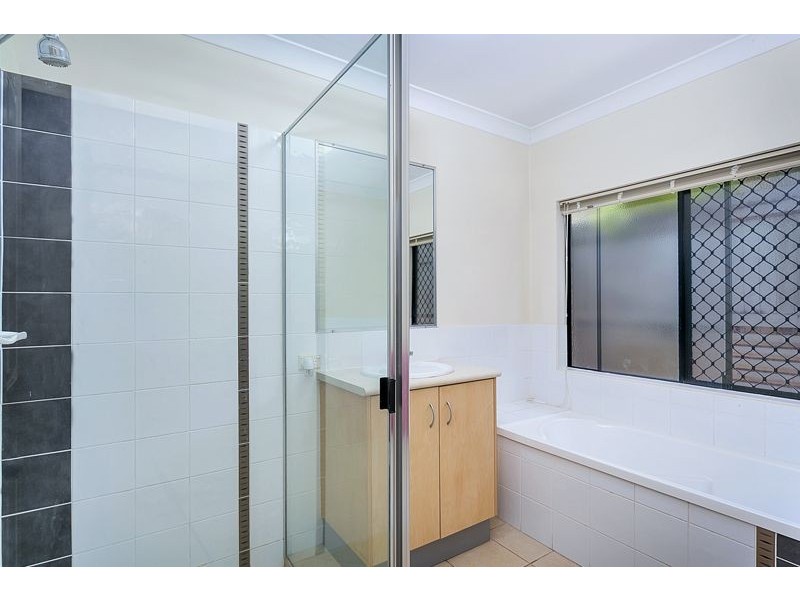 10 Ellie Banning Close, Redlynch QLD 4870