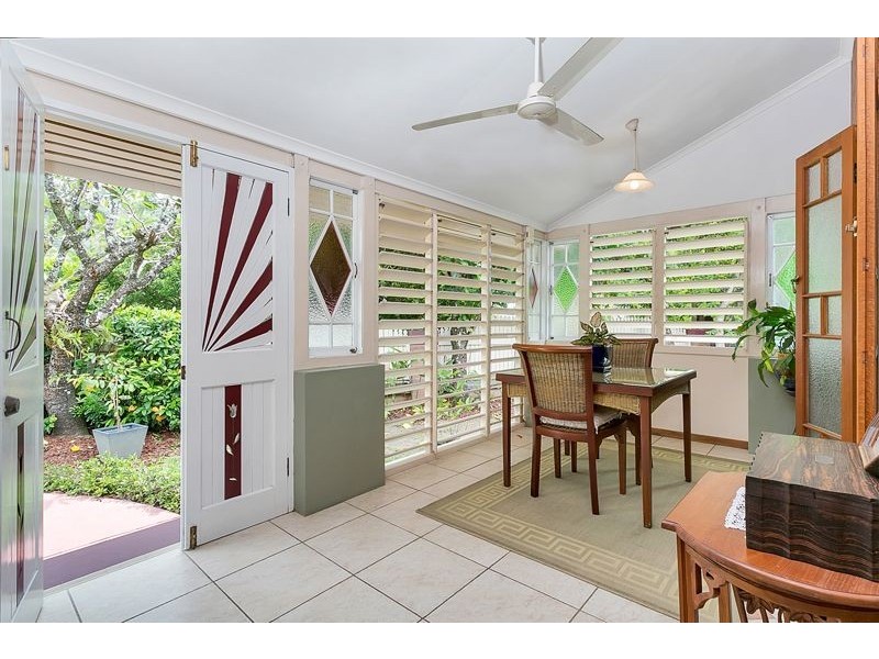 1 Mona Street, Whitfield QLD 4870