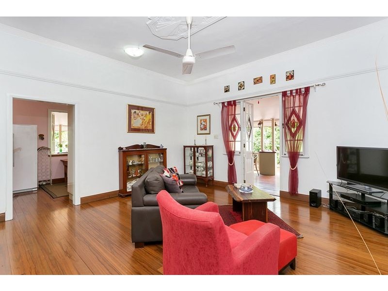 1 Mona Street, Whitfield QLD 4870