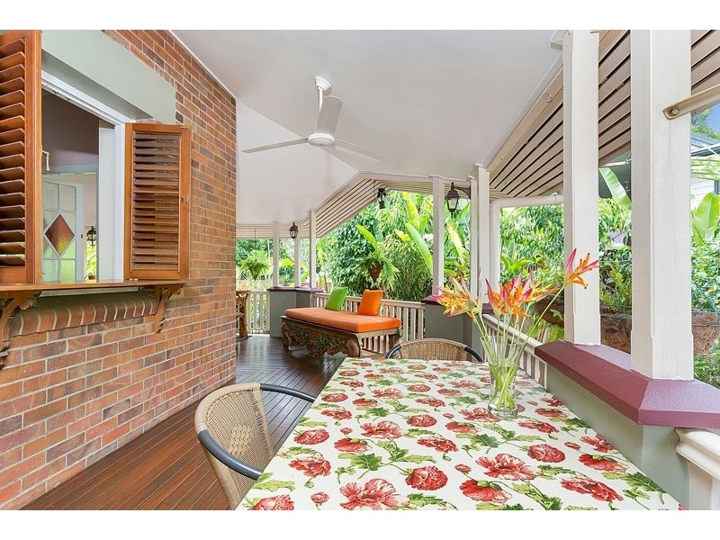 1 Mona Street, Whitfield QLD 4870