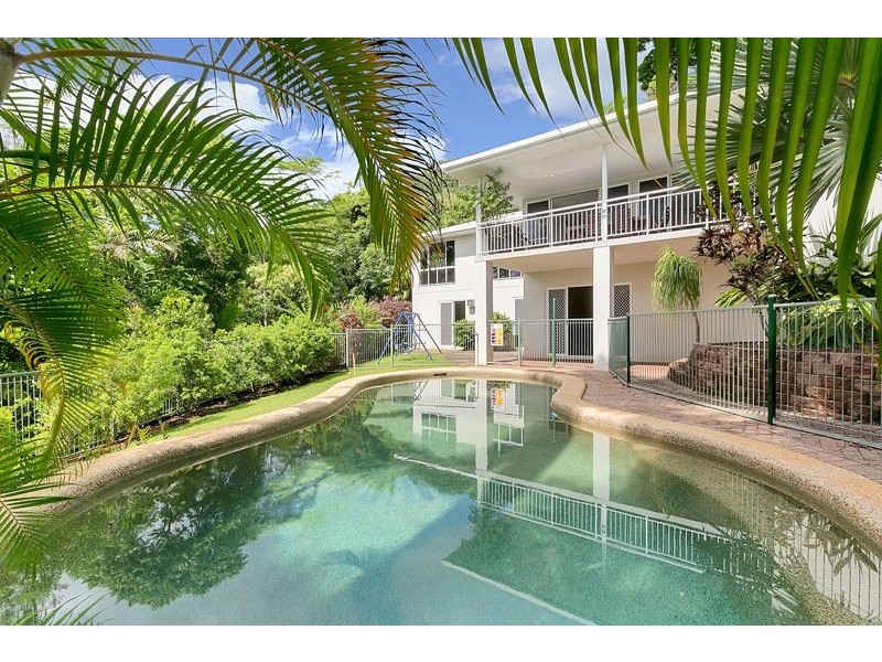 10 Cambanora Place, Mooroobool QLD 4870