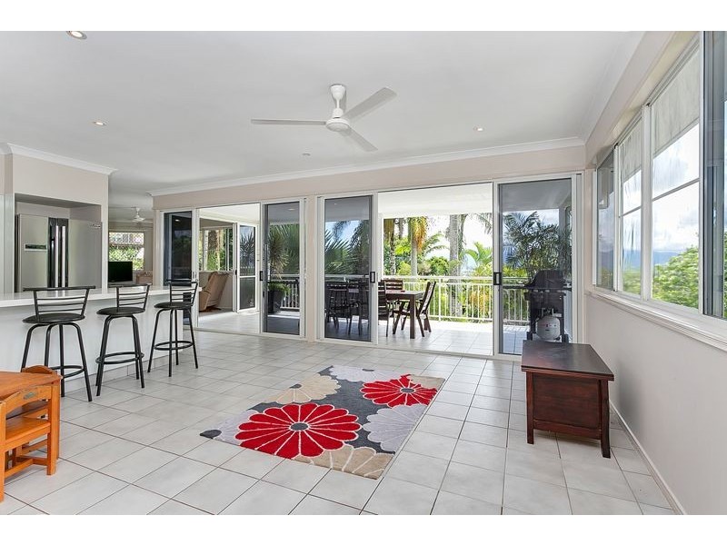 10 Cambanora Place, Mooroobool QLD 4870