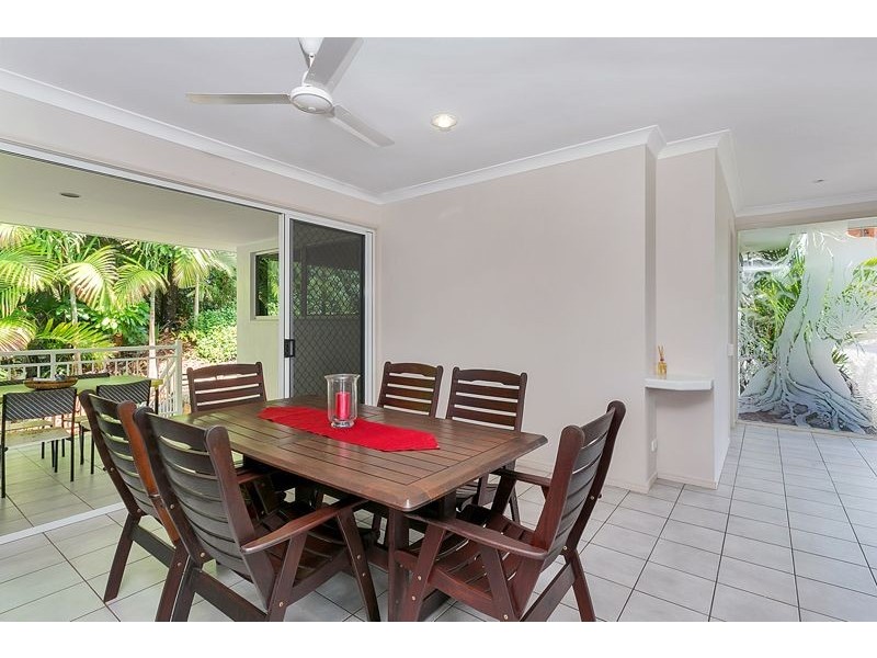 10 Cambanora Place, Mooroobool QLD 4870