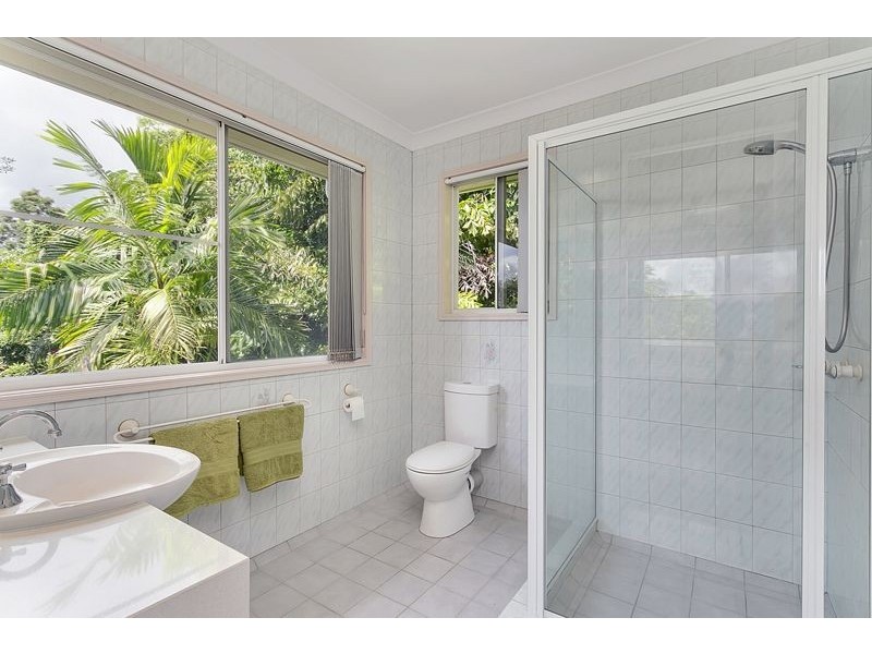 10 Cambanora Place, Mooroobool QLD 4870