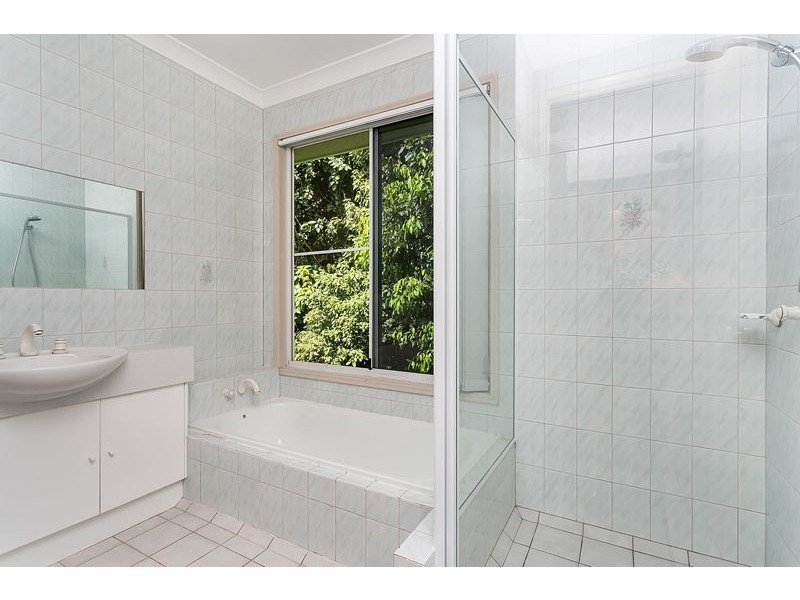 10 Cambanora Place, Mooroobool QLD 4870