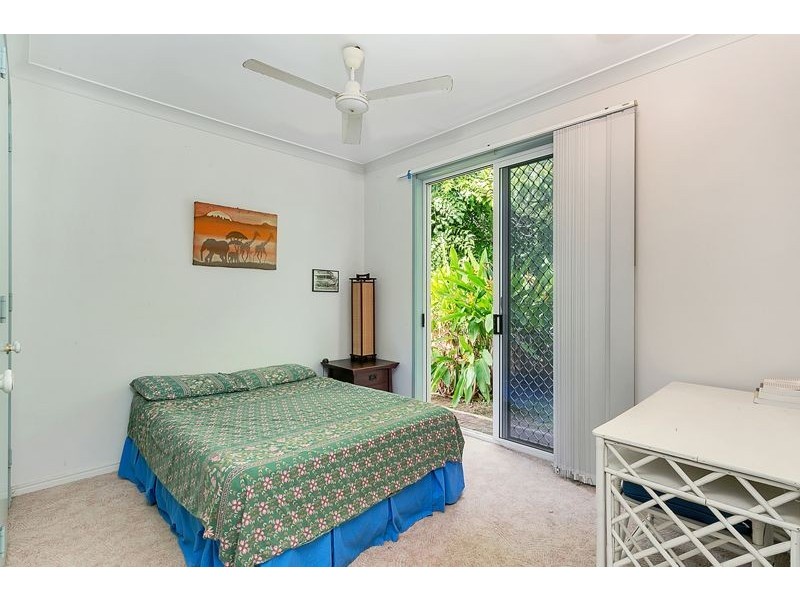 10 Cambanora Place, Mooroobool QLD 4870