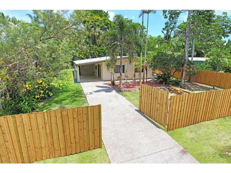 4 Tudor Close, Trinity Park QLD 4879