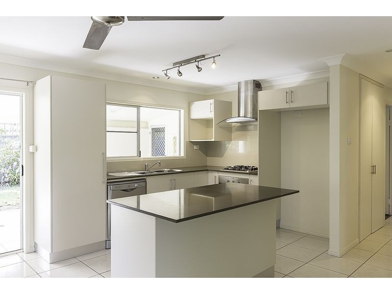 4 Tudor Close, Trinity Park QLD 4879