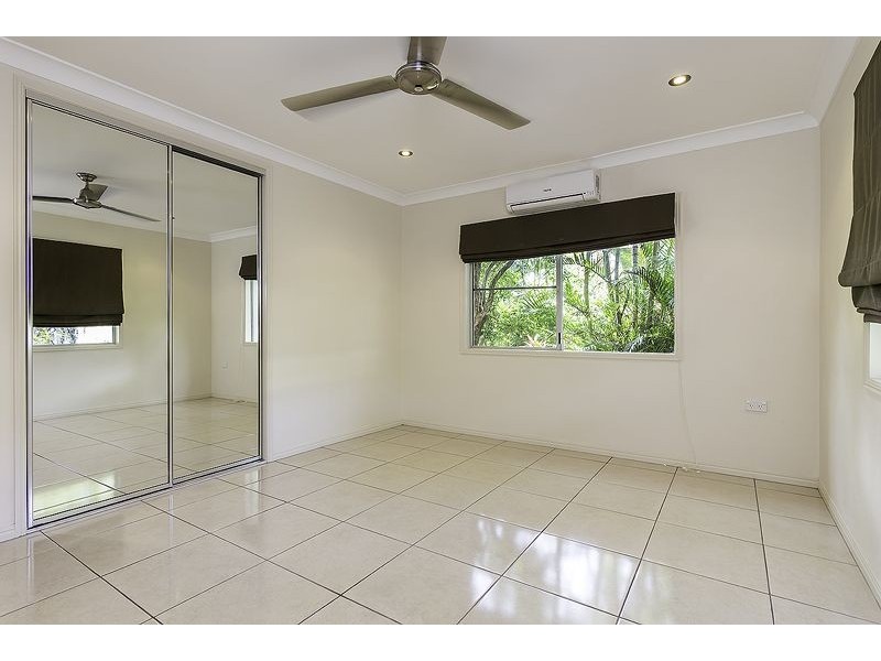 4 Tudor Close, Trinity Park QLD 4879