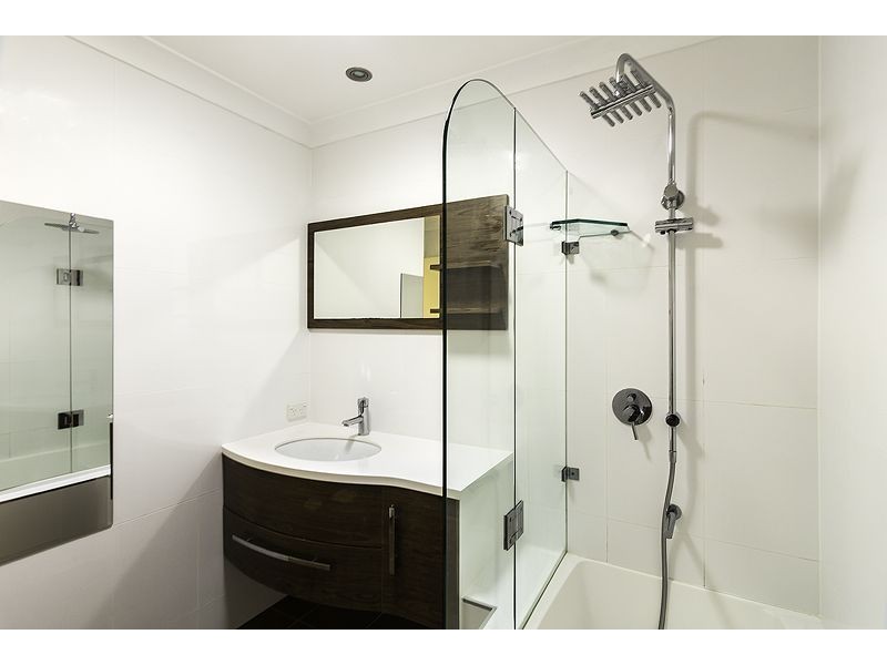 4 Tudor Close, Trinity Park QLD 4879