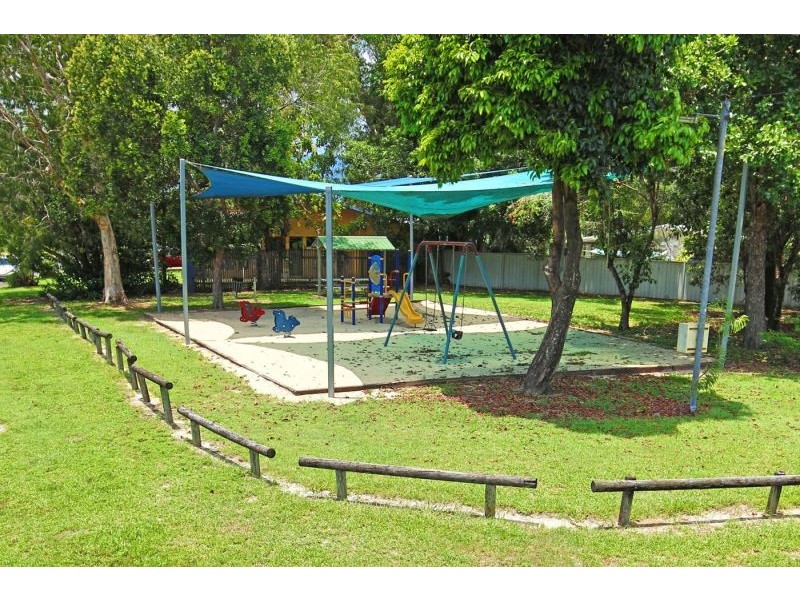 4 Tudor Close, Trinity Park QLD 4879