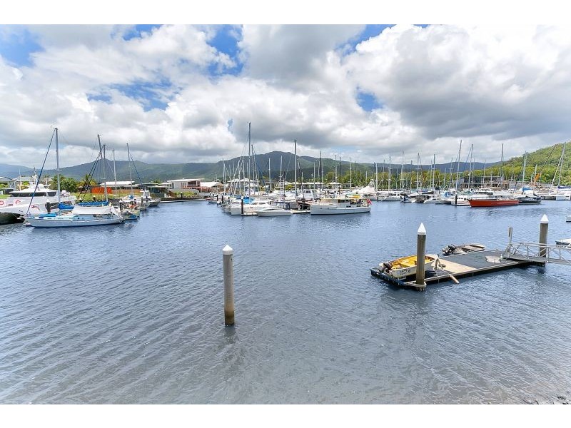 4 Tudor Close, Trinity Park QLD 4879