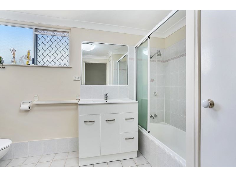 2/8 Springfield Crescent, Manoora QLD 4870