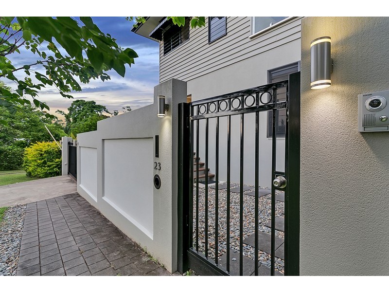23 Mullins Street, Whitfield QLD 4870