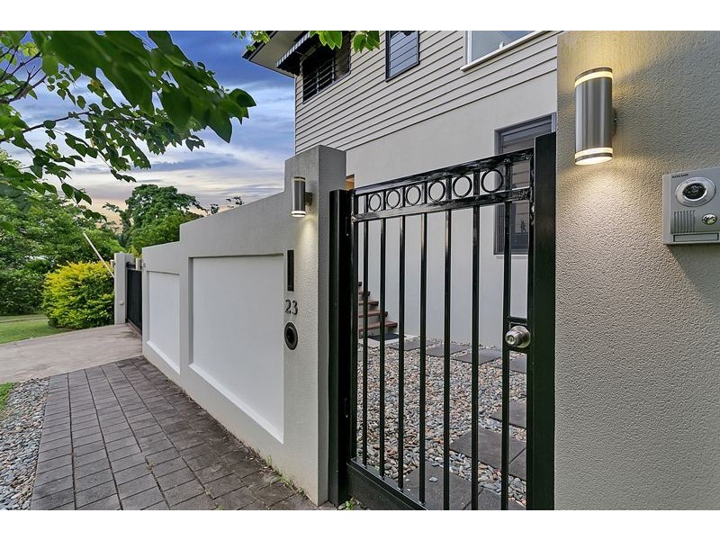 23 Mullins Street, Whitfield QLD 4870