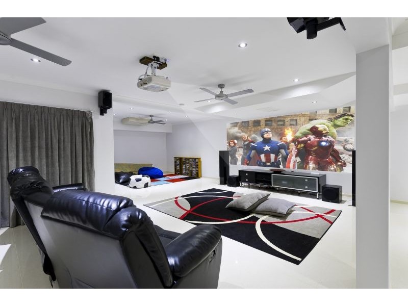23 Mullins Street, Whitfield QLD 4870