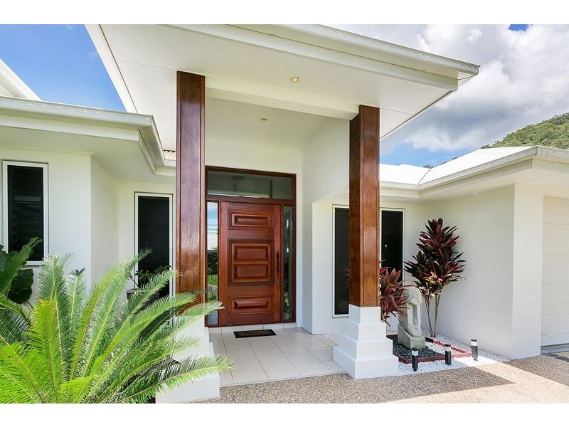 6 Davidson Close, Redlynch QLD 4870