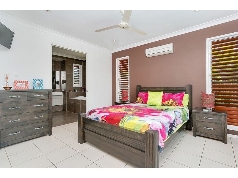 6 Davidson Close, Redlynch QLD 4870