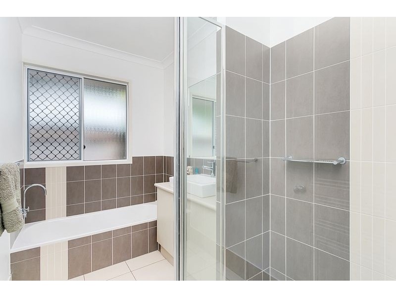 6 Davidson Close, Redlynch QLD 4870