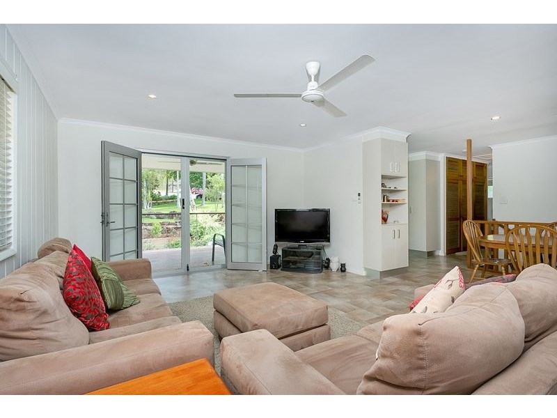 1 Bremner Street, Mooroobool QLD 4870