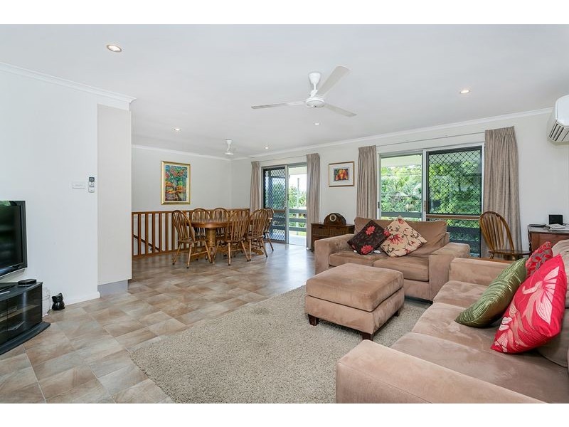 1 Bremner Street, Mooroobool QLD 4870