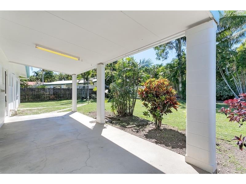 15 Chelsea Close, Kewarra Beach QLD 4879