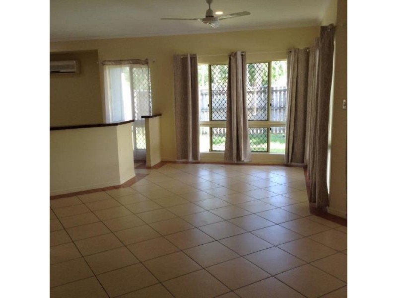 1 Picnic Street, White Rock QLD 4868