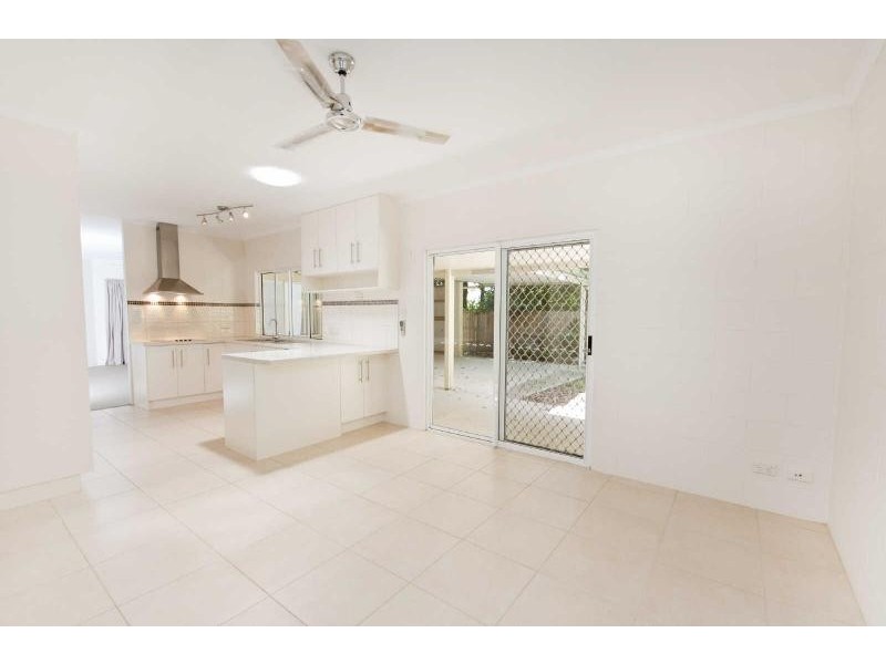 6 Beaman Close, Aeroglen QLD 4870