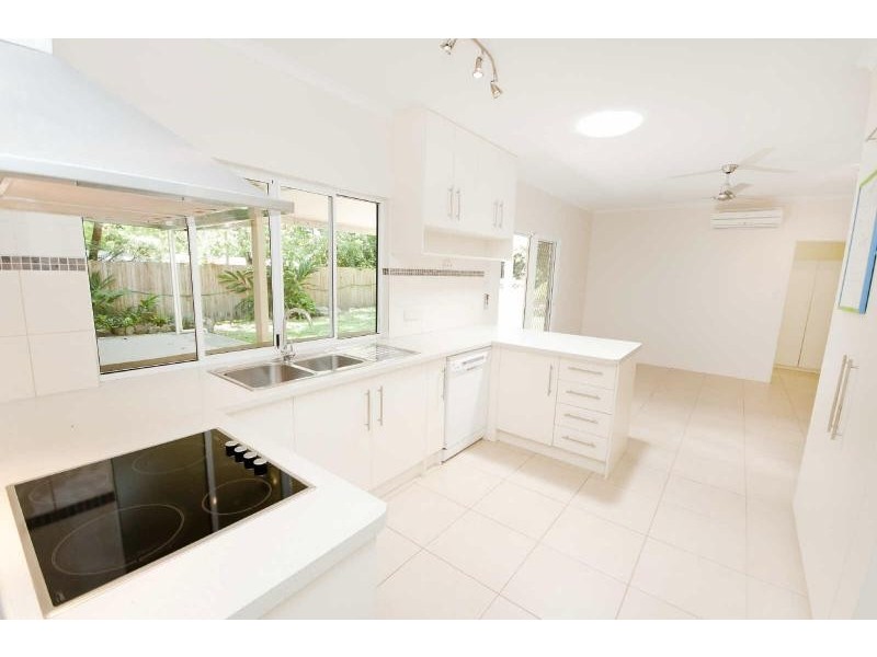 6 Beaman Close, Aeroglen QLD 4870