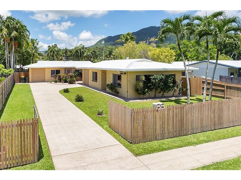 1&2/9 Brooks Street, Whitfield QLD 4870