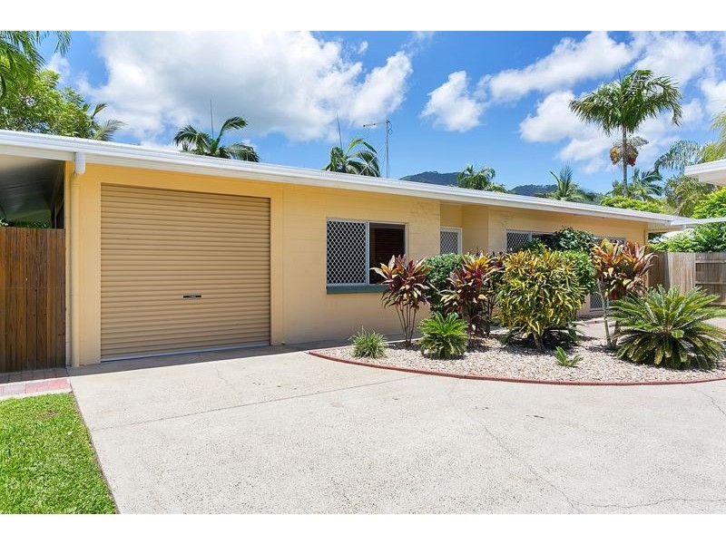 1&2/9 Brooks Street, Whitfield QLD 4870