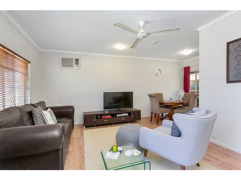 1&2/9 Brooks Street, Whitfield QLD 4870