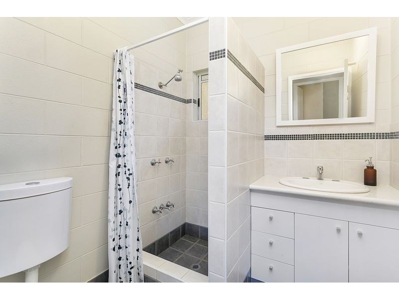 1&2/9 Brooks Street, Whitfield QLD 4870