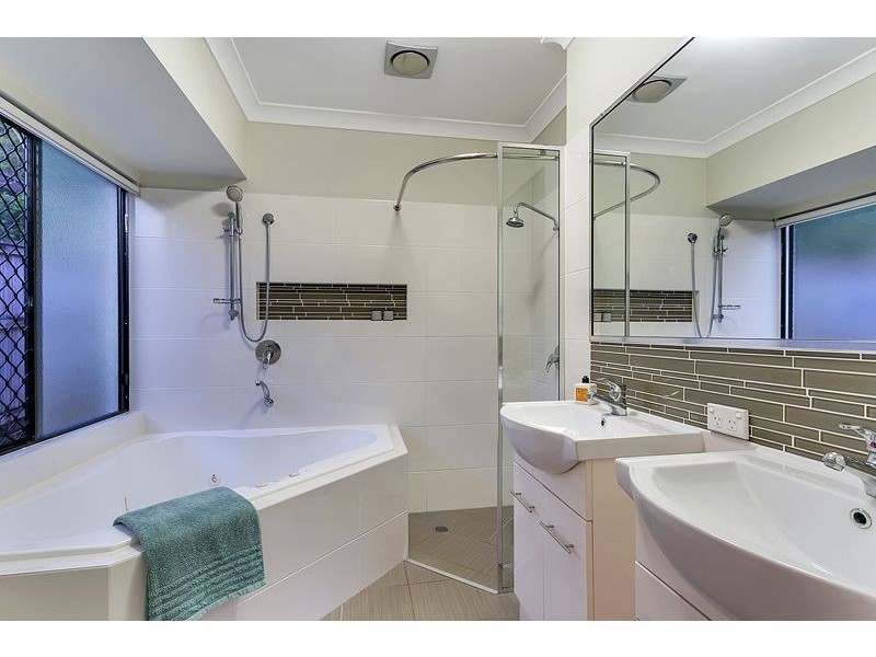 37 Propeller Court, Trinity Beach QLD 4879